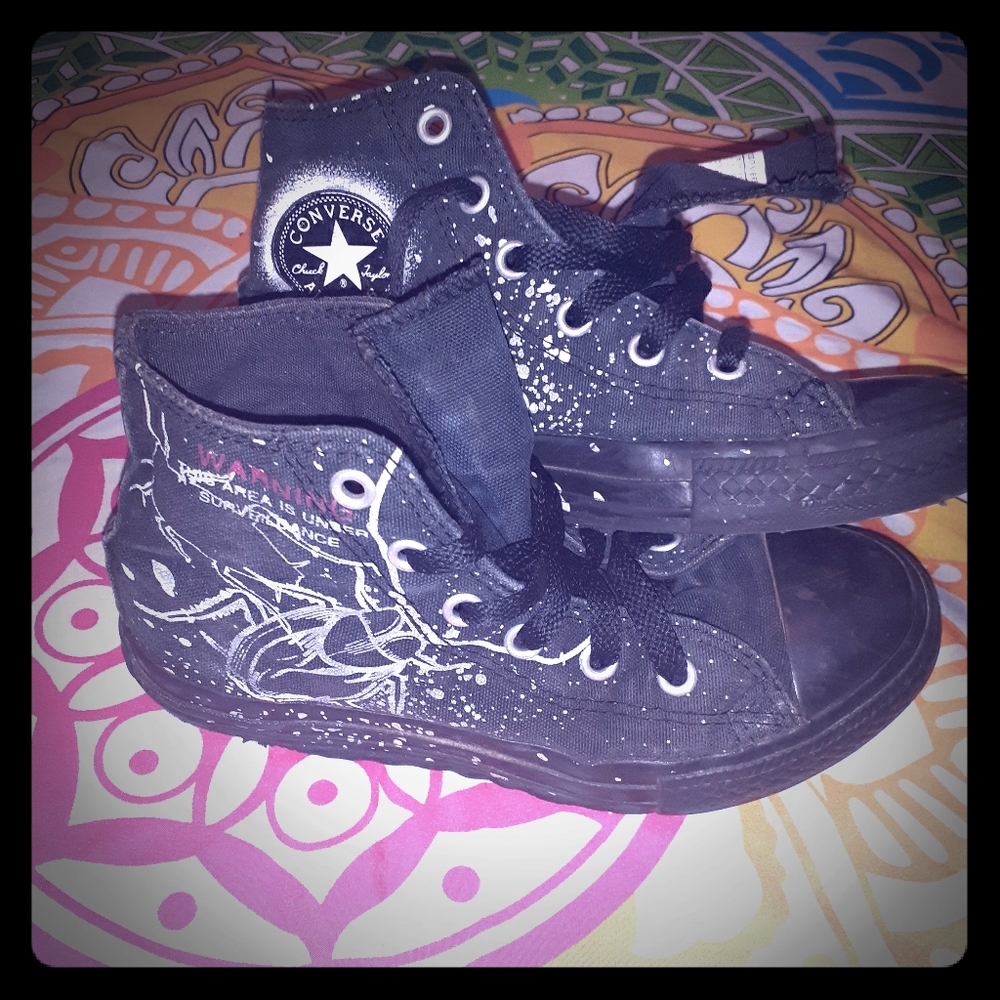 Boys size 1 Converse sneakers